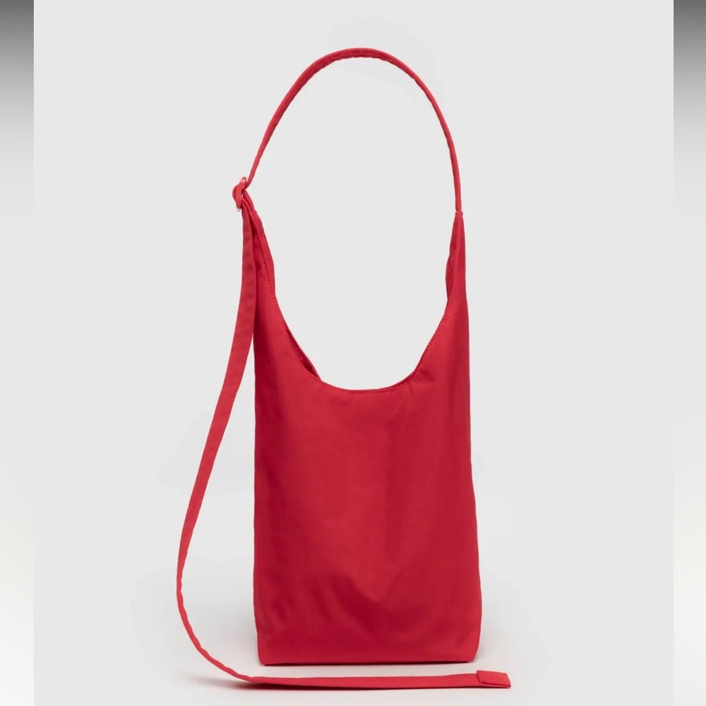 BAGGU Candy Apple Red Small Sling Bag